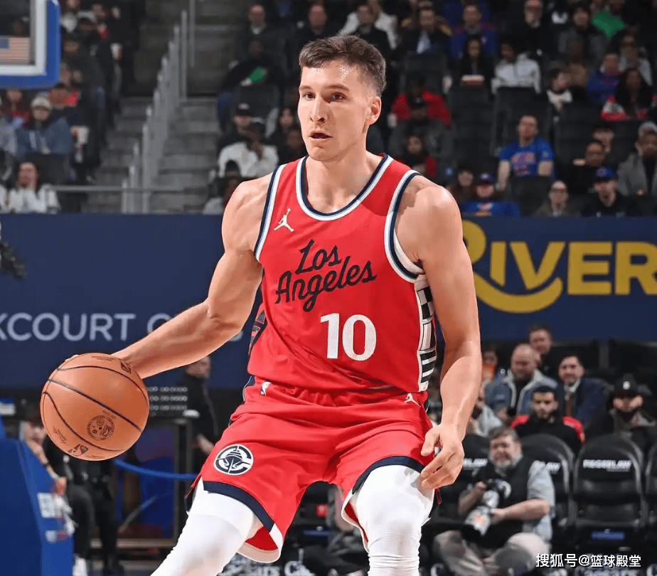 火箭大胜快船，扭转颓势