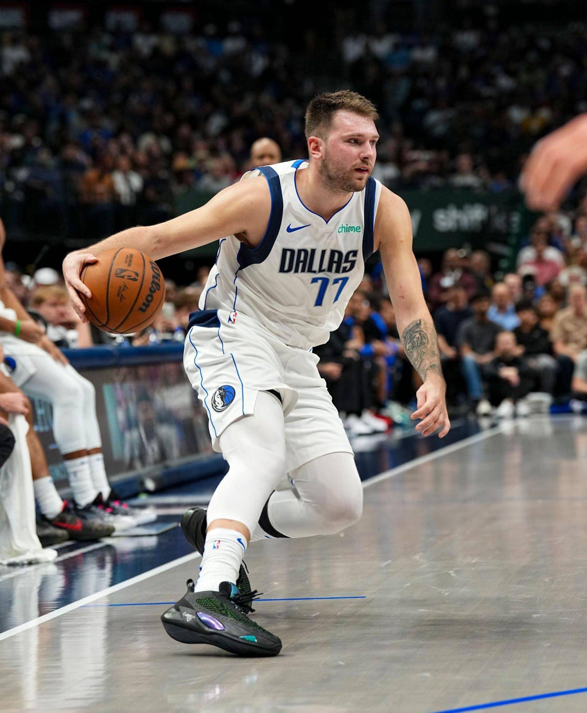 勇士翻盘太阳，东契奇带队取胜