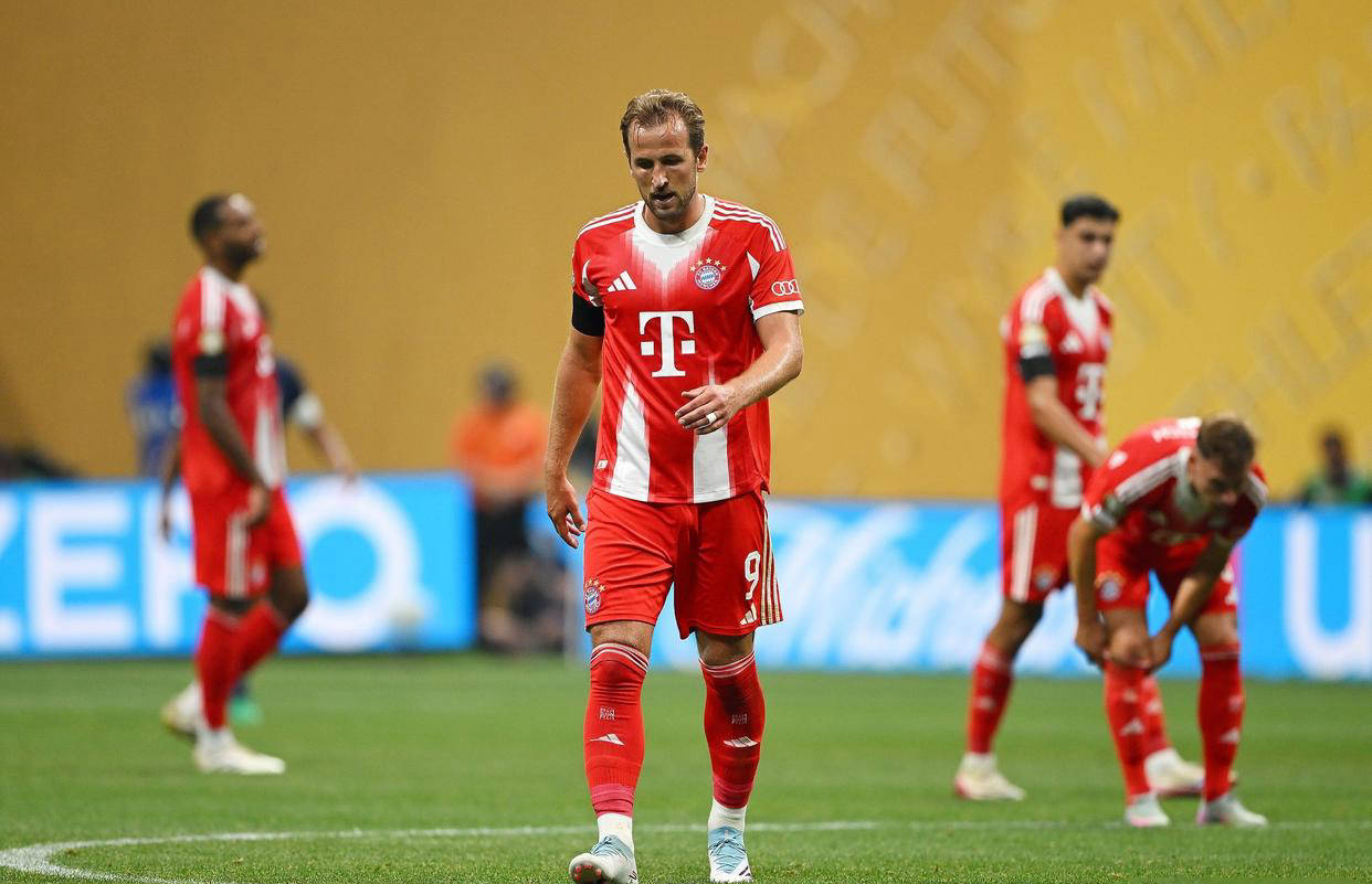 开云体育入口-包含西班牙翻盘拜仁，法比尼奥统治全场的词条