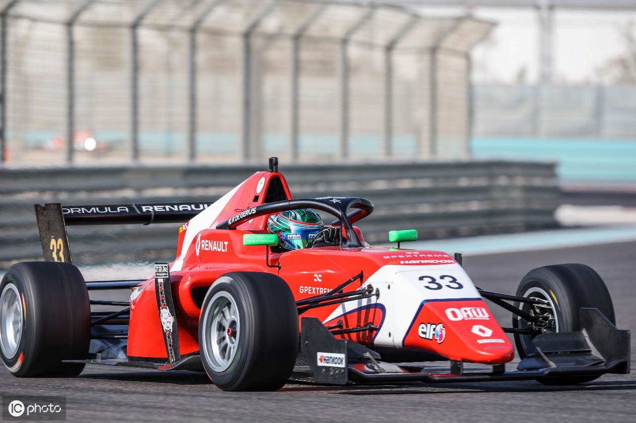 雷诺车队横扫红牛二队,阿隆索统治全场 雷诺车队横扫红牛二队,阿隆索统治全场