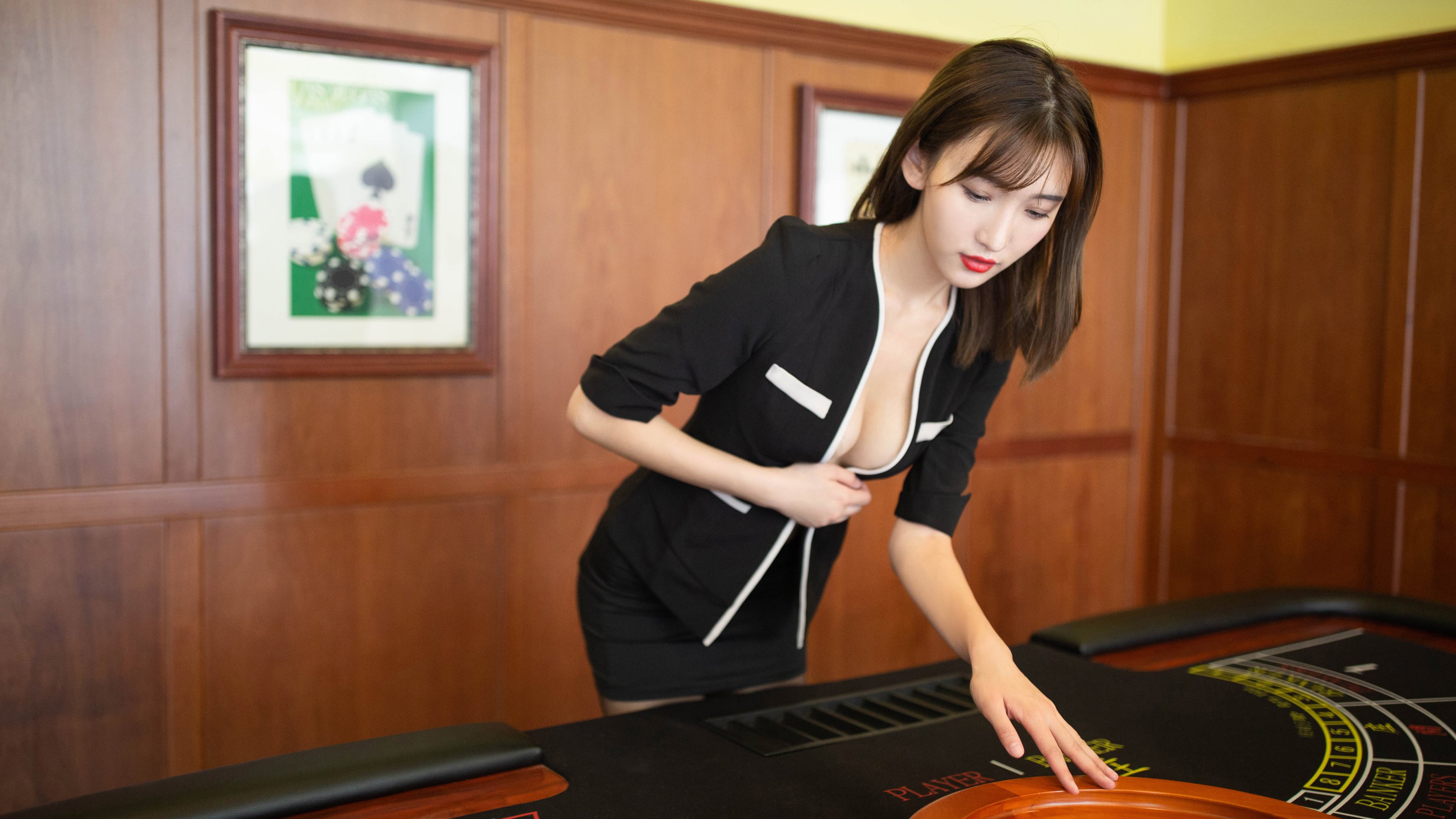 足球夜晚的两种叙事，卢卡库的野性之火与太极虎的精算棋局