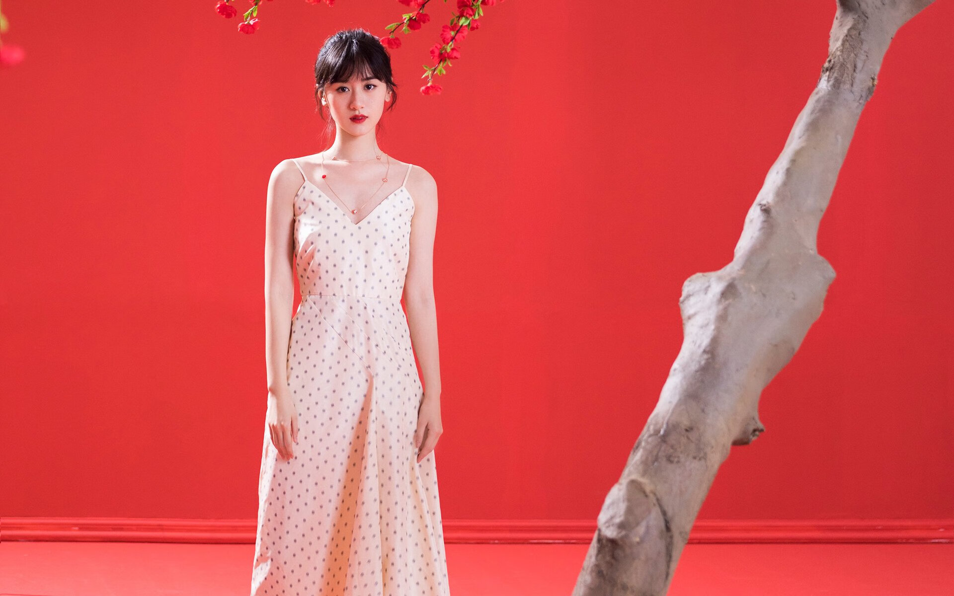 阿尔瓦雷斯主宰德甲争冠战，勒沃库森逆转阿根廷风暴的辉煌之夜