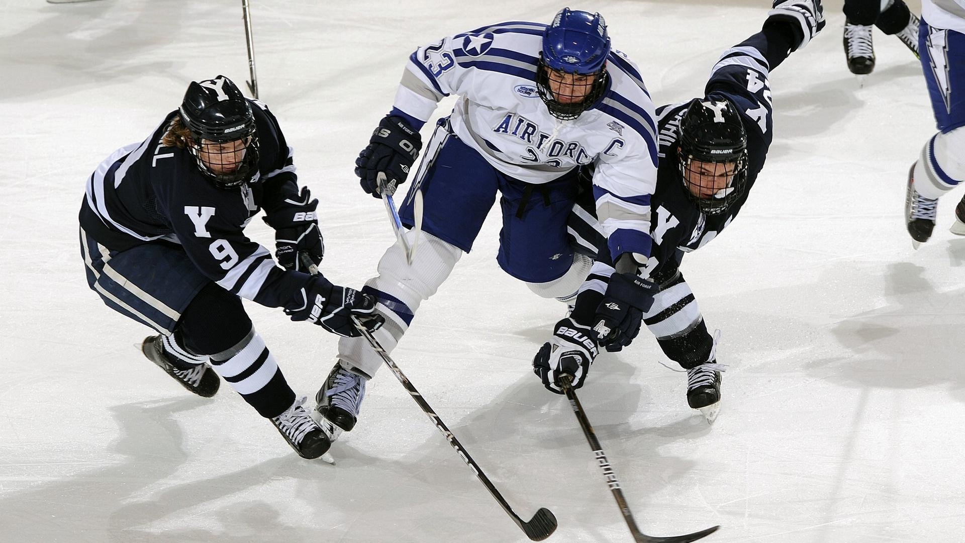 贝恩孤星难耀夜,绿军铁骑踏火箭,当个人英雄主义遭遇体系碾压